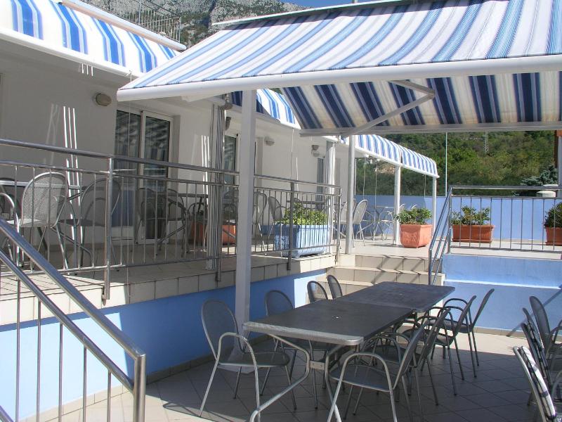 Duplex Studio with Pool View image 2