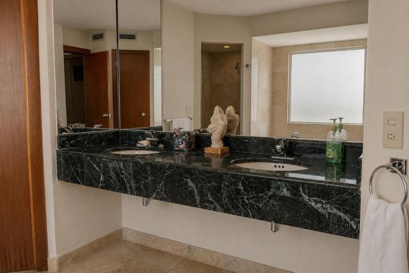 Oceanfront luxury Apartment in Acapulco Diamante - image 19