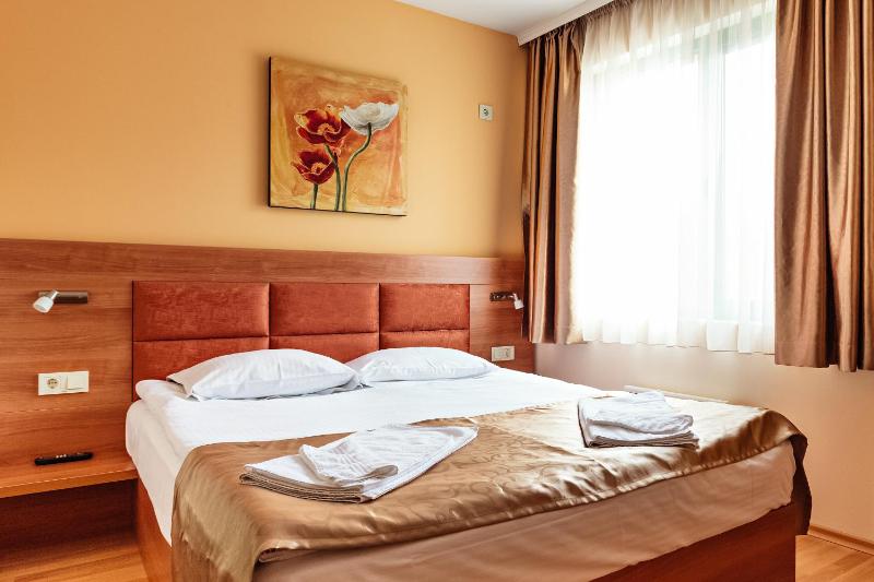 One-Bedroom Apartment image 4