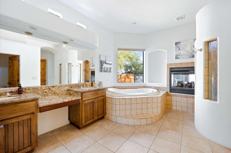 Private Desert Villa with Pool and Putting Green - image 16