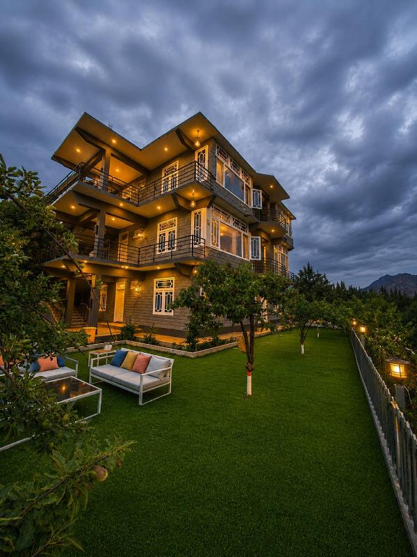 Royal's Villa by Premiere Inn Hunza - image 1