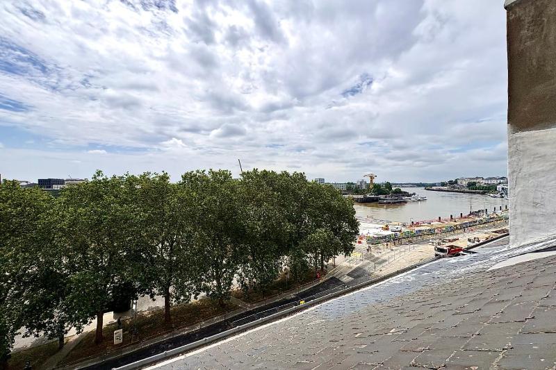 Apartment with Loire River view in Nantes - image 14