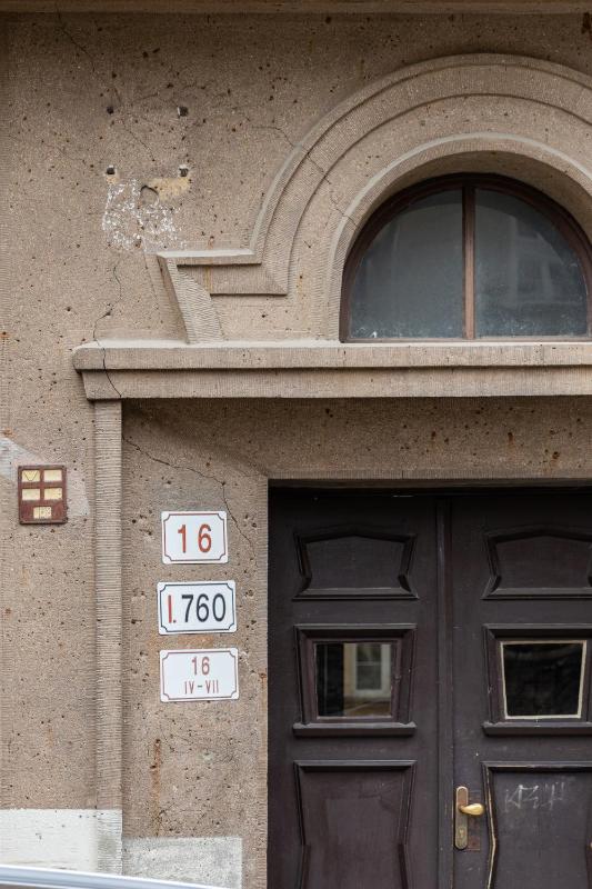Prime Location Residence Private Parking - image 5
