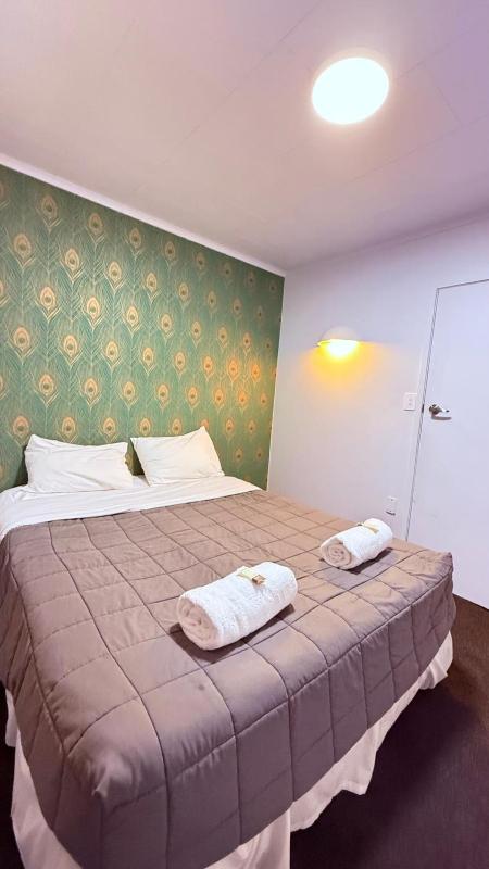 Camellia Court Family Motel - image 21