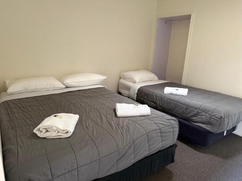 Camellia Court Family Motel - image 18