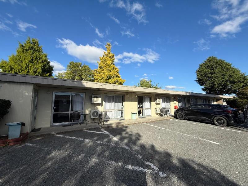 Camellia Court Family Motel - image 16
