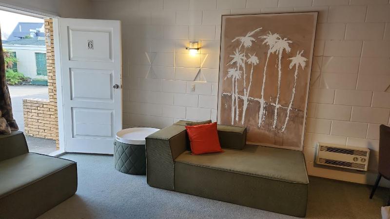 Aalton Motel - image 31