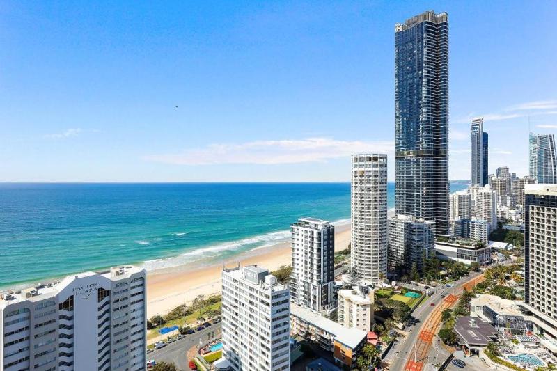 Coastal View Haven with Balcony in Surfers Paradise - image 13