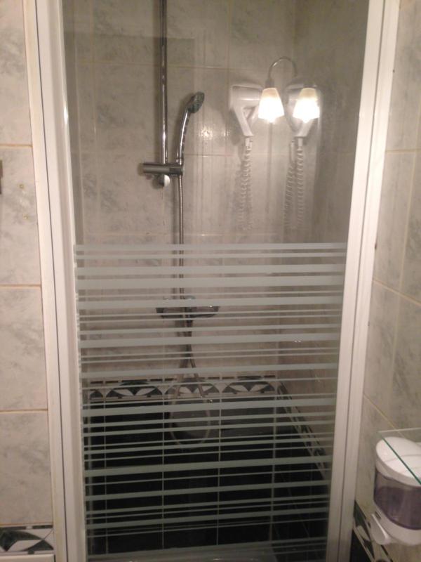 Small Single Room image 1