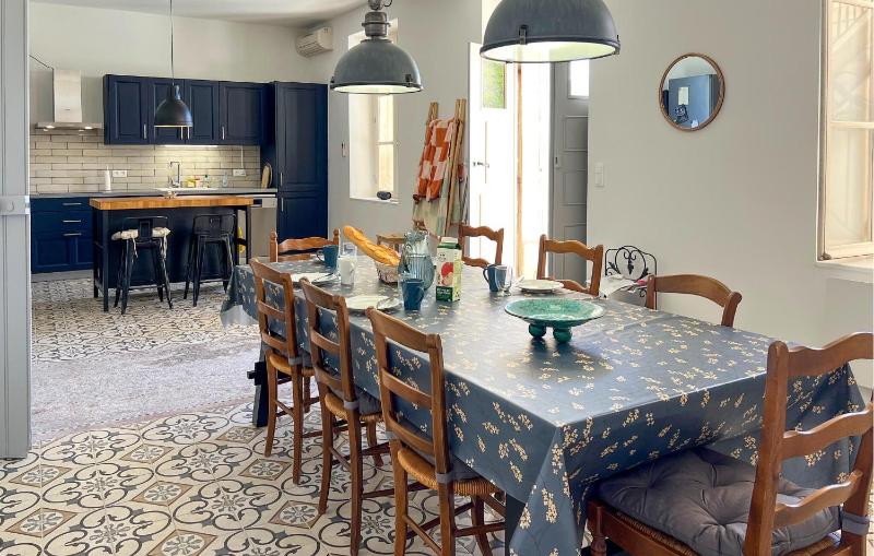 Cozy Home In Maureilhan - image 34