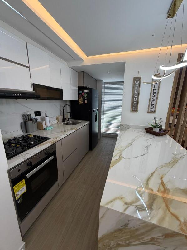 Moderno y Exclusivo Apto cerca a Jardín Plaza - image 34