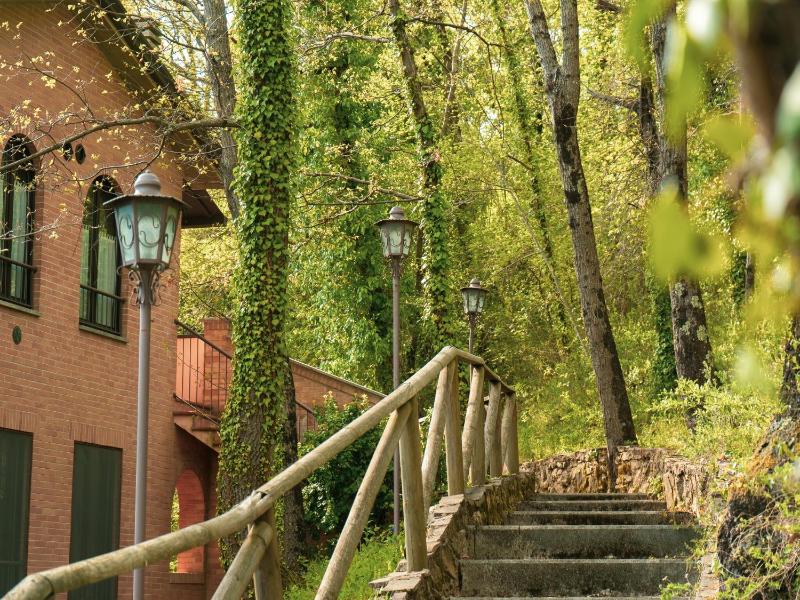 Romantic Holiday Villa Getaway in Umbria - image 20