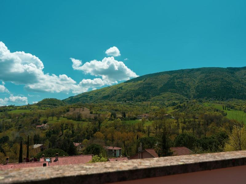 Romantic Holiday Villa Getaway in Umbria - image 4