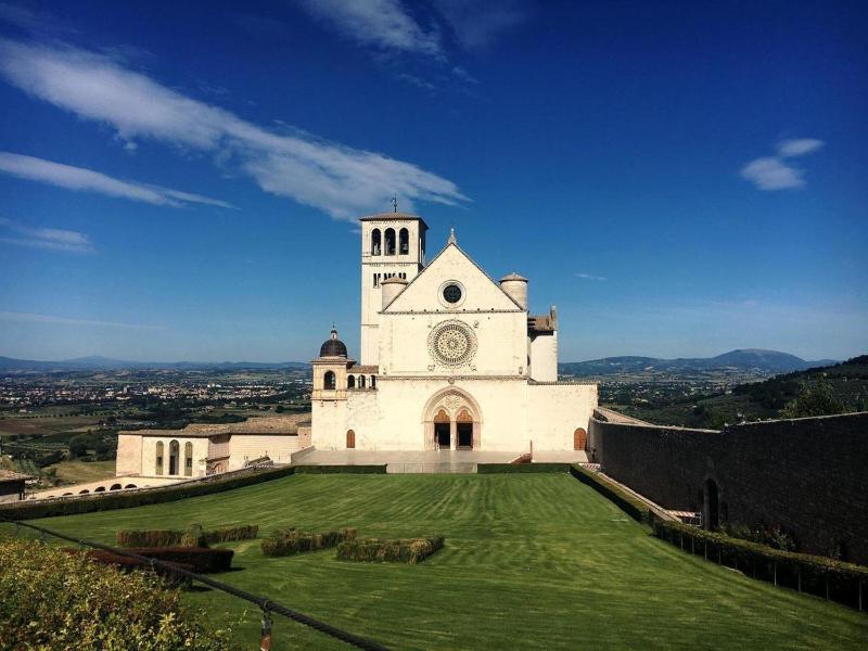 Bright Holiday Home in Umbria with Pool - image 25
