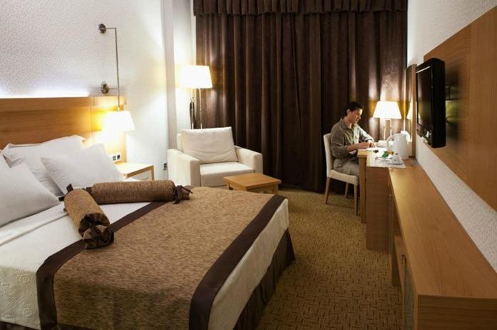 Standard Hotel Room image 2