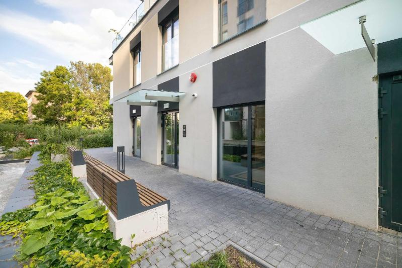Black and Grey Studio for 2 People in Lublin Center by Noclegi Renters - image 8