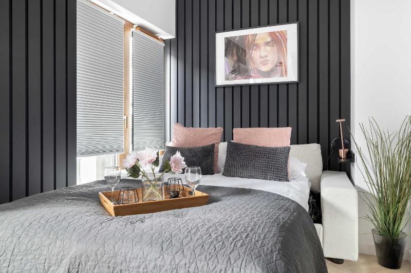 Black and Grey Studio for 2 People in Lublin Center by Noclegi Renters - image 11