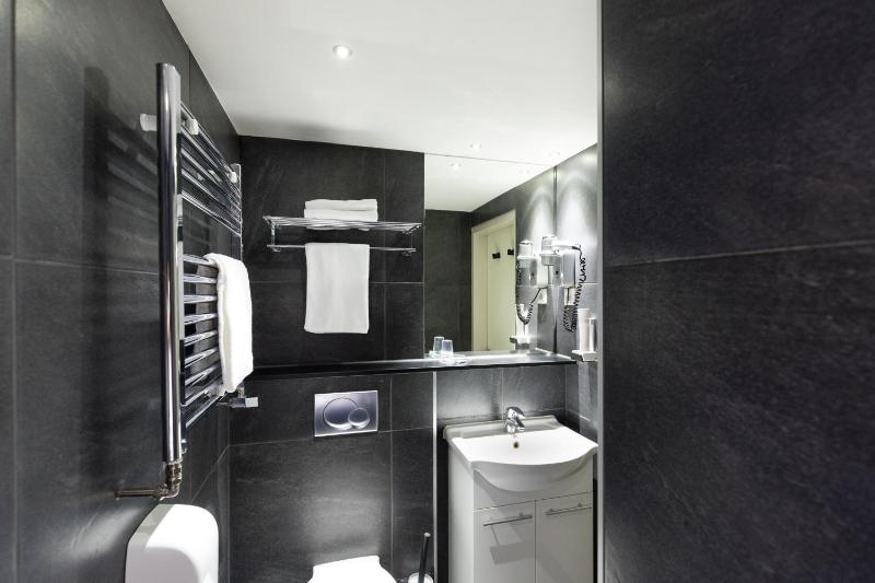 Comfort Triple Room image 2