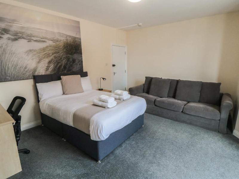 The Newborough Apartment 3 - image 12