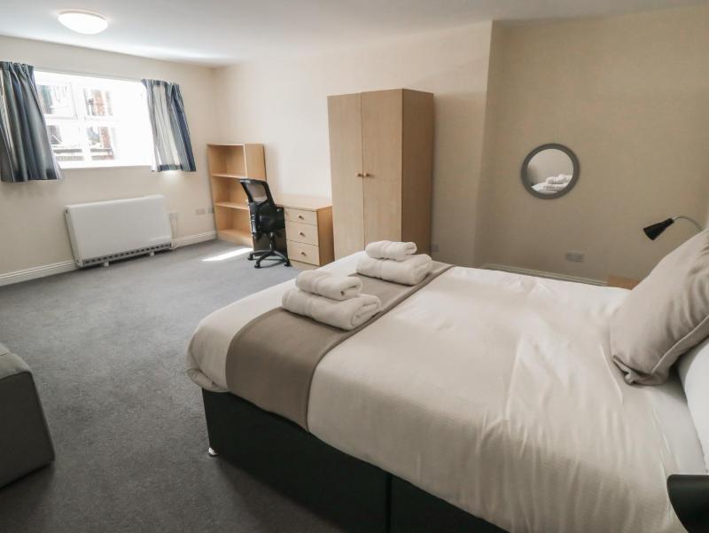 The Newborough Apartment 4 - image 6
