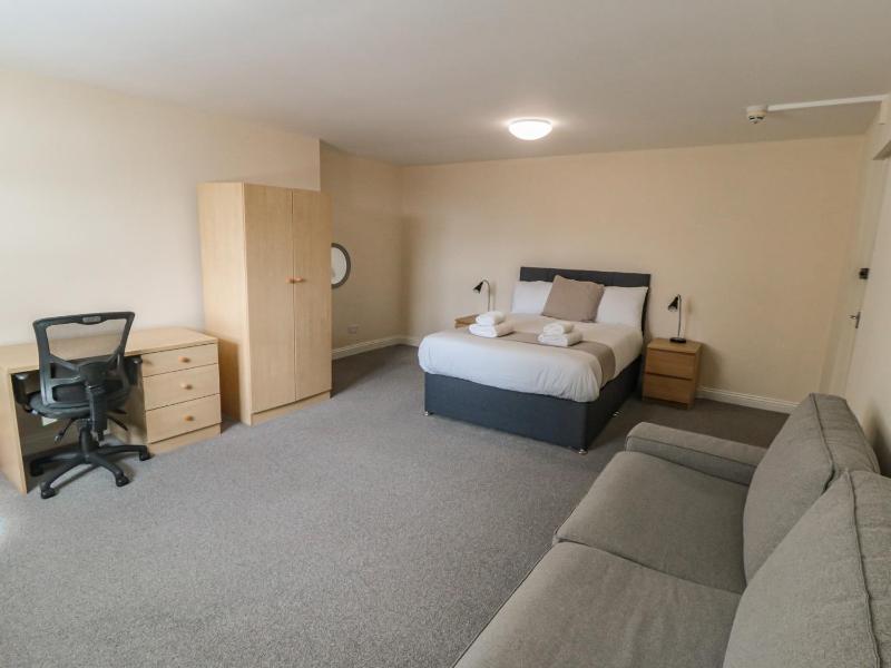 The Newborough Apartment 4 - image 16