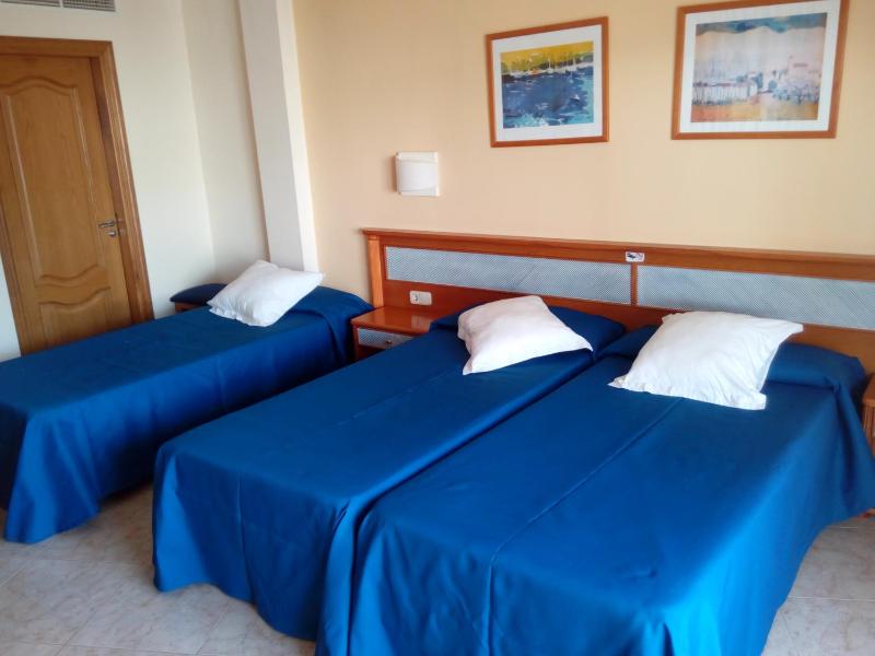 Double Room with Extra Bed (2 Adults + 1 Child) image 3