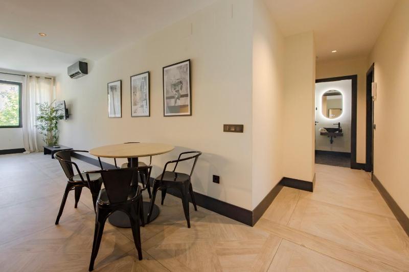 Sunny Apartment 6pax en Plaza del Carmen-Preciados E2 - image 13