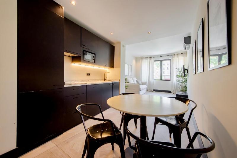 Sunny Apartment 6pax en Plaza del Carmen-Preciados E2 - image 9