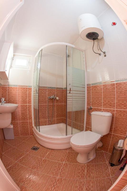 One-Bedroom Apartment image 4