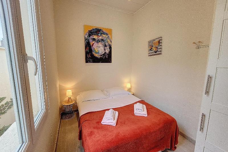 HENRI CAMILLE REAL ESTATE - Florida 2 - 2 bedrooms close center - image 2