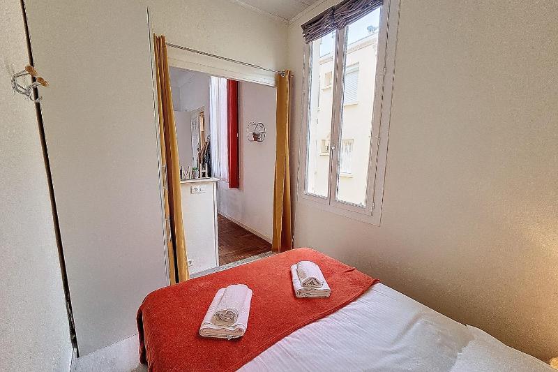 HENRI CAMILLE REAL ESTATE - Florida 2 - 2 bedrooms close center - image 14