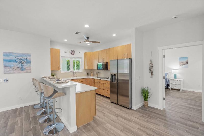 Siesta Swim House - image 19