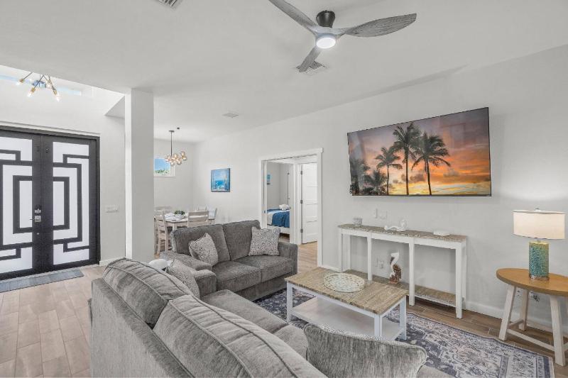 Siesta Swim House - image 4