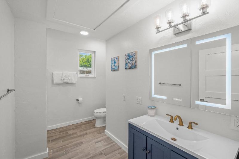 Siesta Swim House - image 15