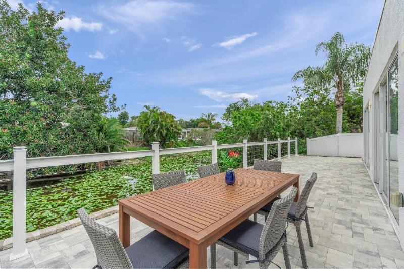Siesta Swim House - image 40