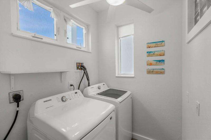 Siesta Swim House - image 21