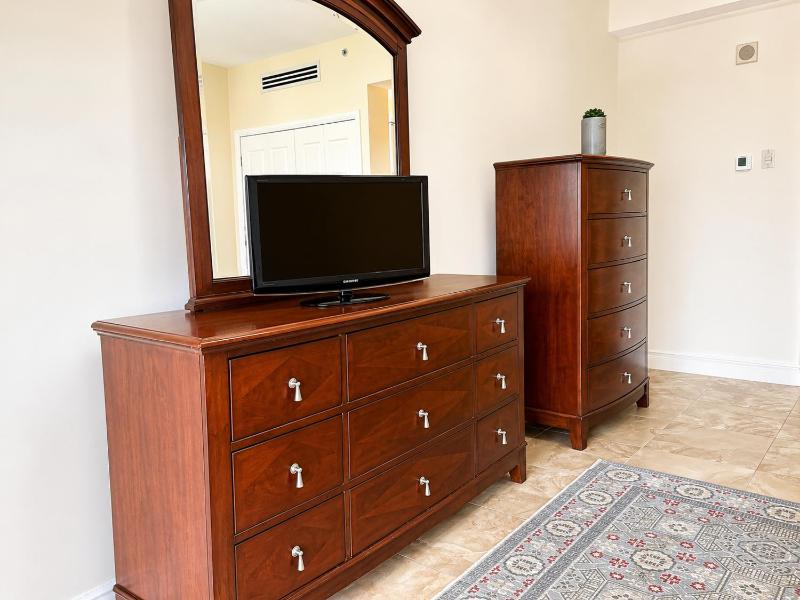 Scenic Three Bedroom Condo - image 6