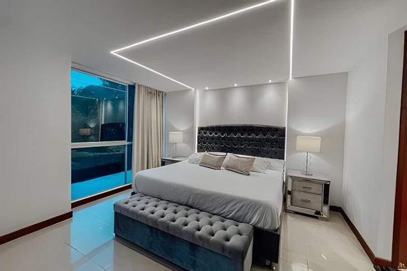 Stylish 1BR • AC • Pool & Gym • Provenza Area - image 14
