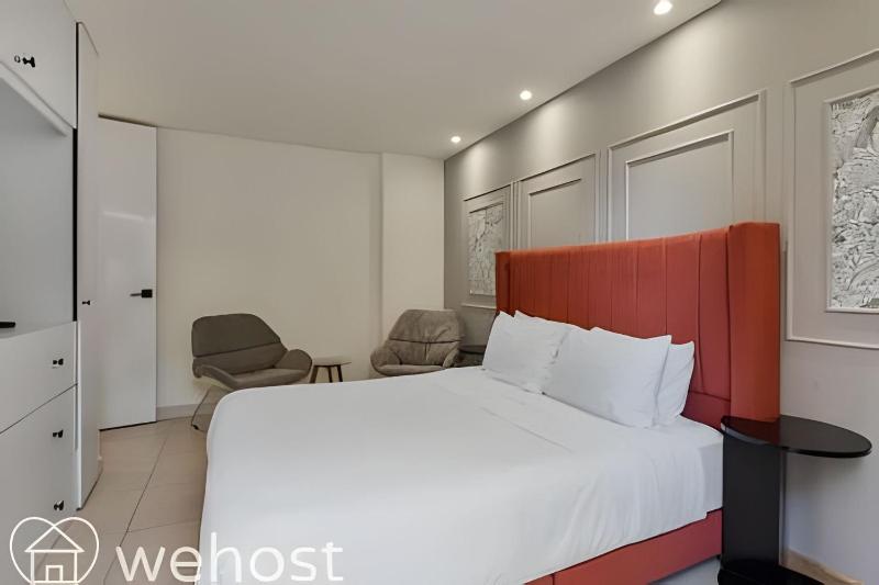 2BR 3th Fl • Terrace Views • close Provenza - image 11