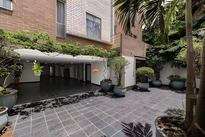 2BR 3th Fl • Terrace Views • close Provenza - image 10