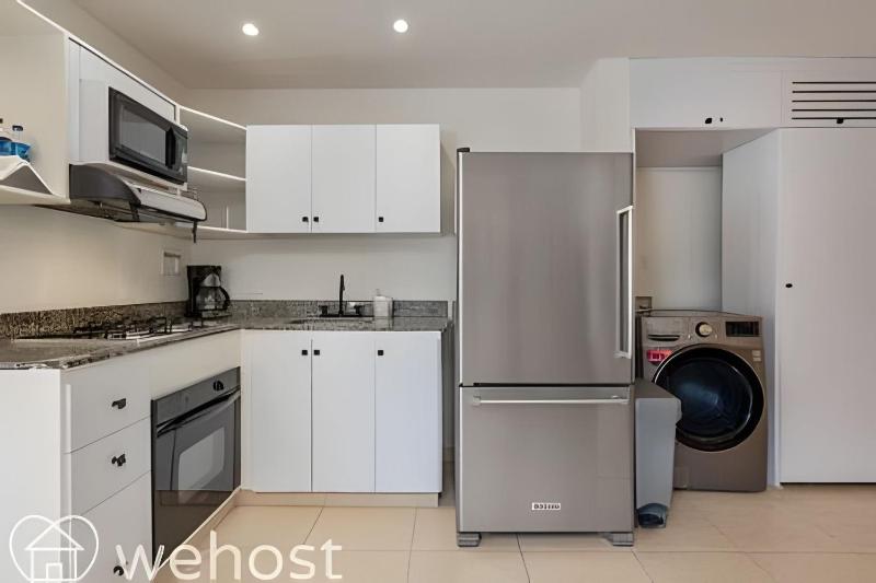 2BR 3th Fl • Terrace Views • close Provenza - image 15