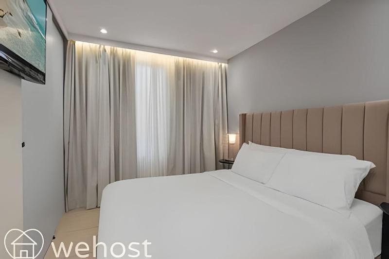 2BR 3th Fl • Terrace Views • close Provenza - image 13