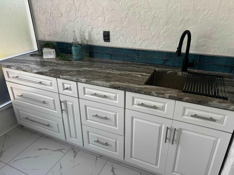 Cape Coral Waterfront Condo- A Boater's Dream - image 33