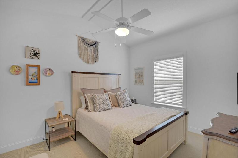 1903 Mariner's Circle - image 29