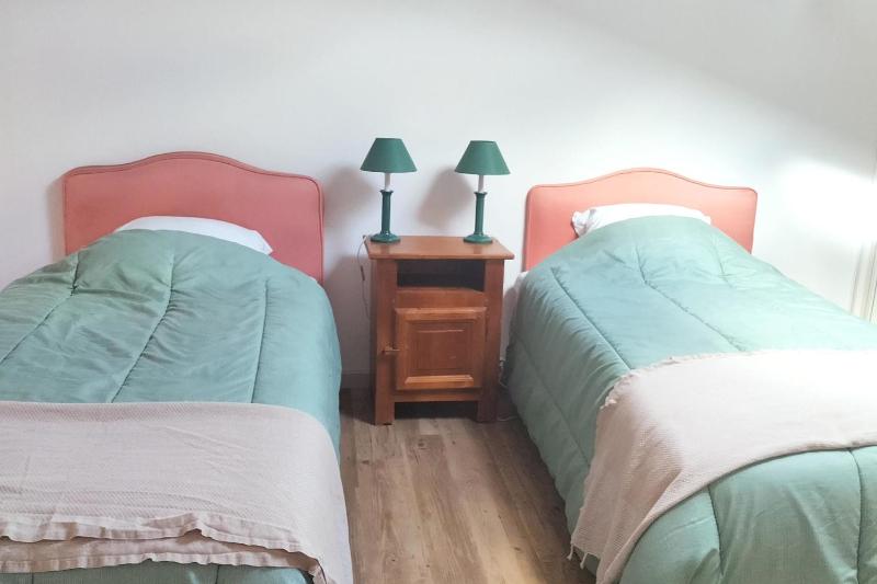 Apartment with sea view near Renécros beach - image 4