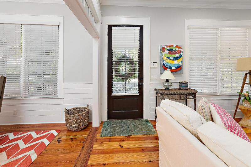1052 Village Oaks Lane - image 5
