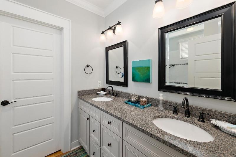 1052 Village Oaks Lane - image 23