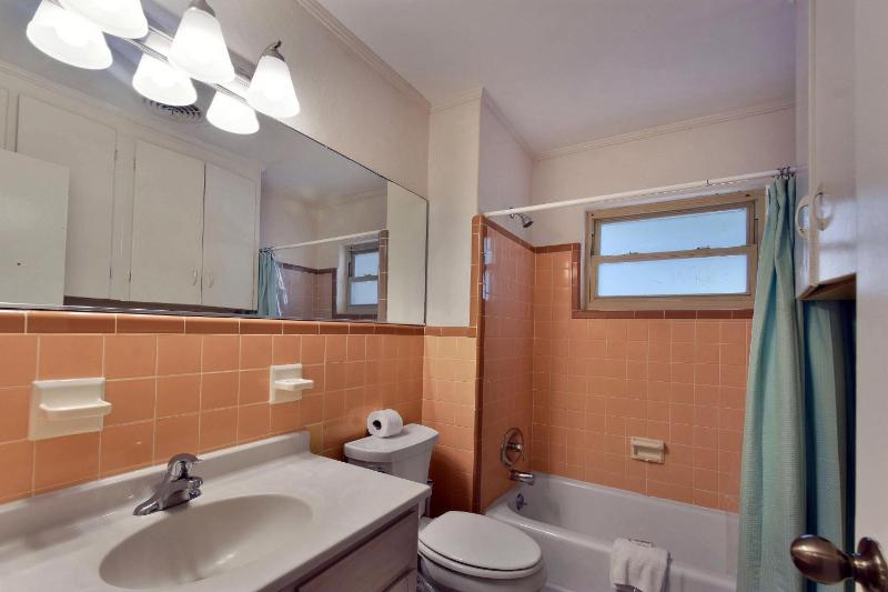1058 Sherman Avenue - image 10