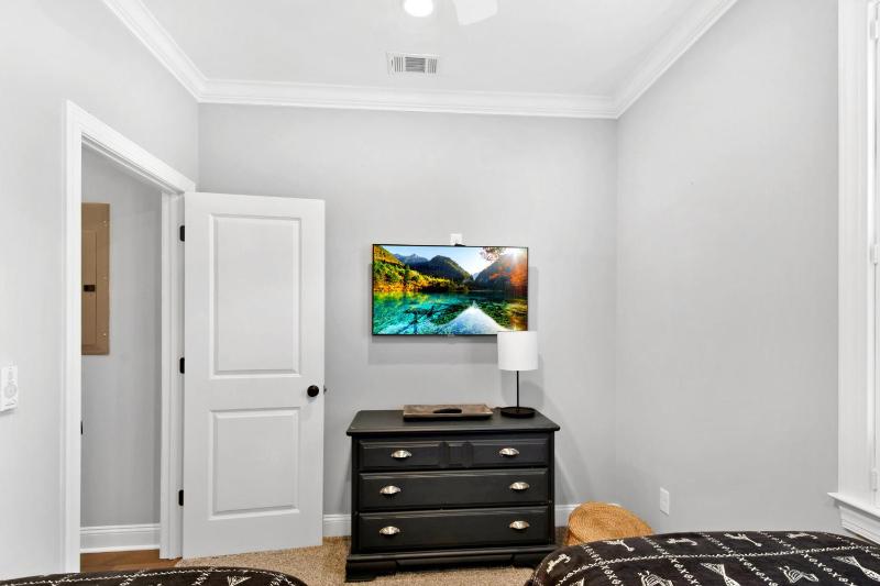 11 Orchard Road - image 19