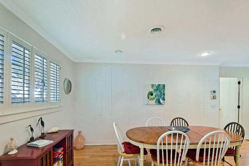 The Pink House - image 22